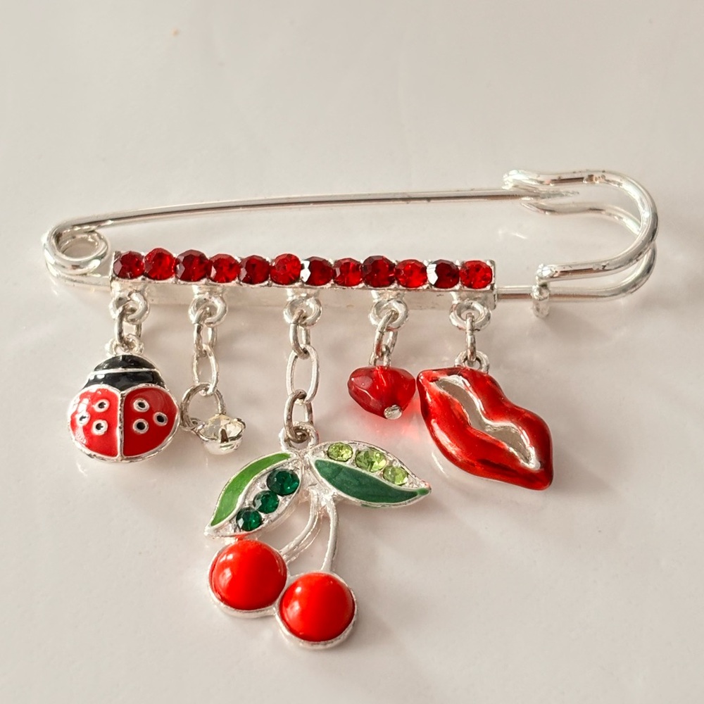 CHARMING PIN by Avon 2005 ROCKABILLY Safety Pin
